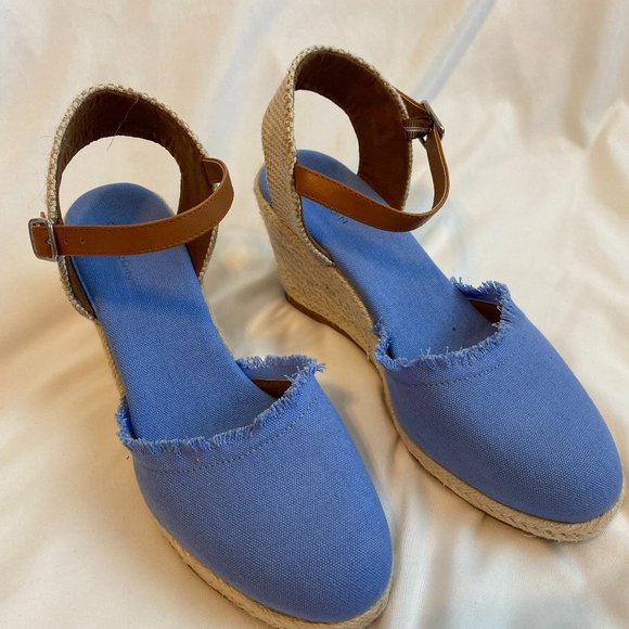 The Perfect Summer Wedge - Picture 1 of 5